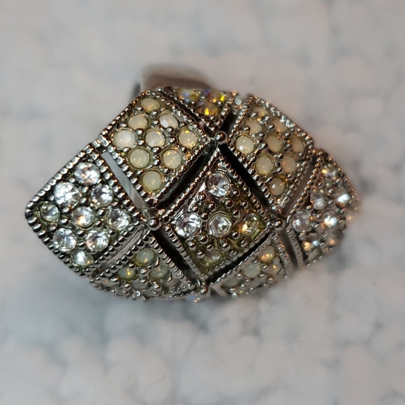 Express Ring - Picture 6 of 10